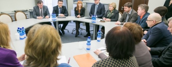 Ministrė Jurgita Petrauskienė ir švietimo profsąjungų vadovai aptarė bendrus darbus