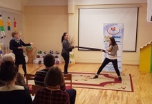Studentų pažintis su simuliacija ir žaidyba. Vilniaus miesto lopšelyje-darželyje “Justinukas“ buvo pristatyta knyga „Tėvai vaikams – vaikai tėvams“