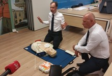 Lietuvos gyventojai bus apmokomi teikti pirmąją pagalbą bei bus įrengtas specialus pagalbos tinklas su defibriliatoriais