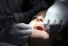 Parengtas naujas lankstukas apie burnos sveikatą lemiančius veiksnius ir dantų priežiūros svarbą