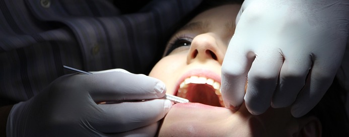 Parengtas naujas lankstukas apie burnos sveikatą lemiančius veiksnius ir dantų priežiūros svarbą